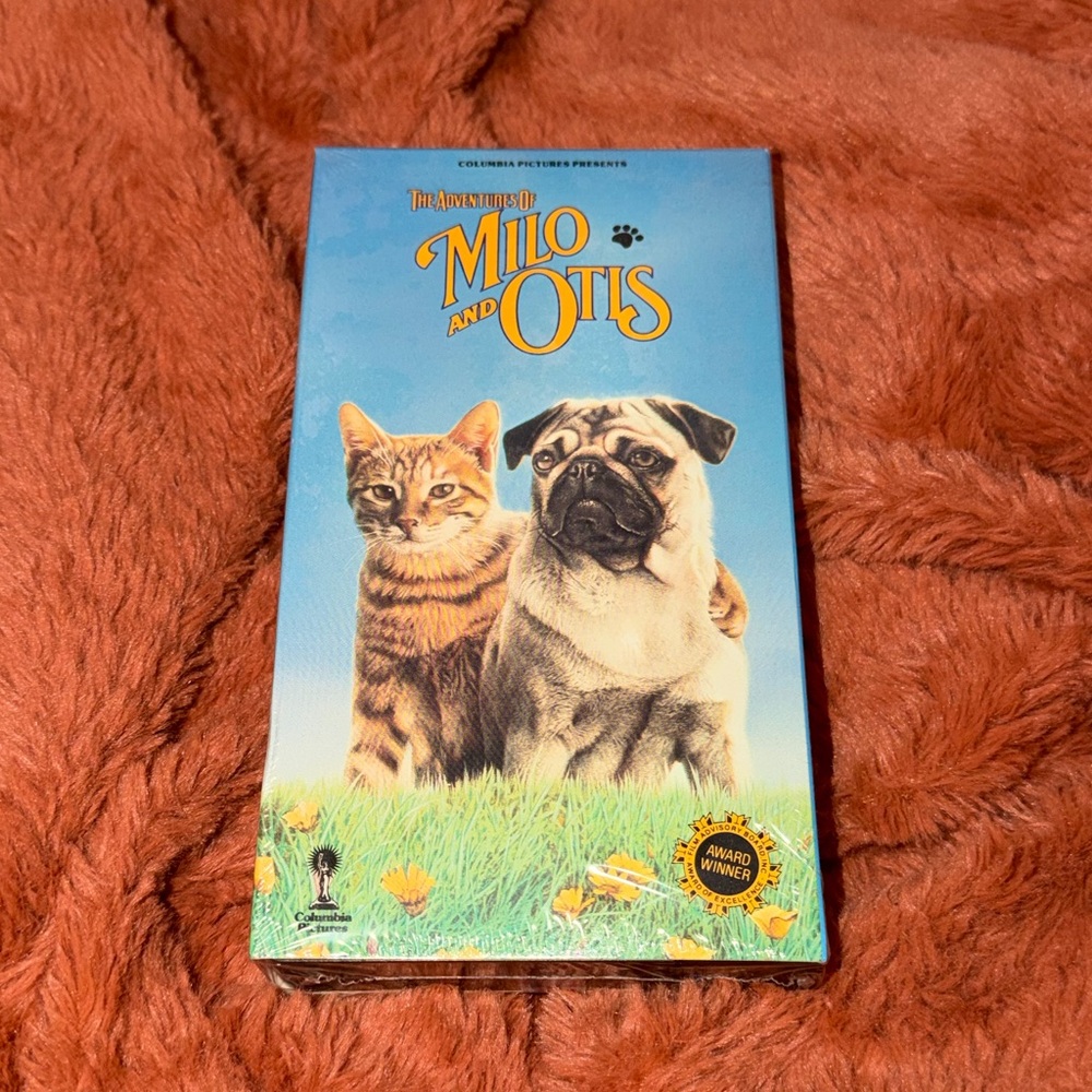 The Adventures Of Milo and Otis Vintage VHS Tape Columbia Pictures Family Movie